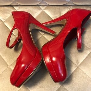 Red patent leather heels Delicious 👠👠